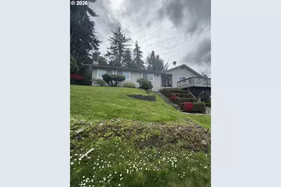 1376 D St, Coos Bay, OR 97420 - Photo 2