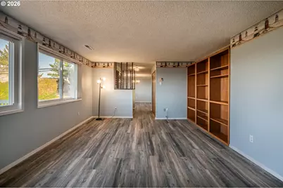1376 D St, Coos Bay, OR 97420 - Photo 12