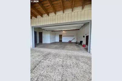 1376 D St, Coos Bay, OR 97420 - Photo 36