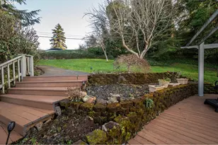 1376 D St, Coos Bay, OR 97420 - Photo 4