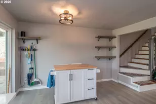 924 NE Central St, Roseburg, OR 97470 - Photo 12