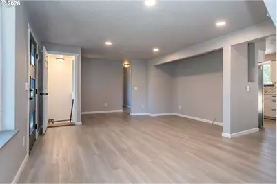 924 NE Central St, Roseburg, OR 97470 - Photo 24