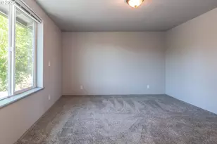924 NE Central St, Roseburg, OR 97470 - Photo 12