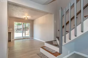 924 NE Central St, Roseburg, OR 97470 - Photo 6