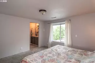924 NE Central St, Roseburg, OR 97470 - Photo 26