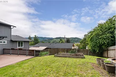 924 NE Central St, Roseburg, OR 97470 - Photo 40