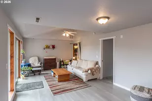 924 NE Central St, Roseburg, OR 97470 - Photo 32