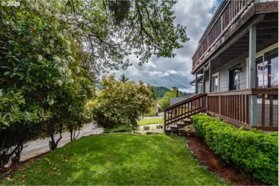924 NE Central St, Roseburg, OR 97470 - Photo 38