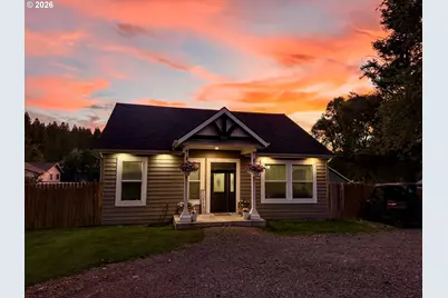 606 2nd St, Cove, OR 97824 - Photo 2