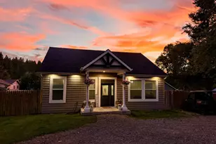 606 2nd St, Cove, OR 97824 - Photo 2