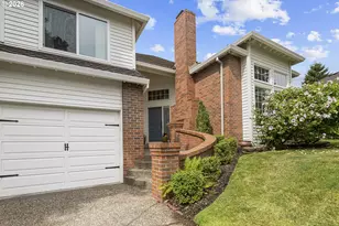 2104 Club House Dr, West Linn, OR 97068 - Photo 2