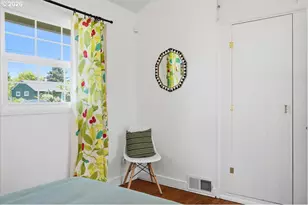 10936 NE Russell St, Portland, OR 97220 - Photo 16
