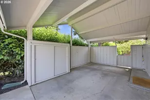 10936 NE Russell St, Portland, OR 97220 - Photo 34