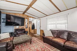 2150 Laura St, Springfield, OR 97477 - Photo 8