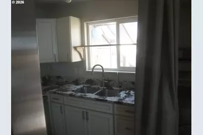 877 Pacific Ave, Coos Bay, OR 97420 - Photo 38