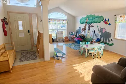 220 SE 11th St, Hermiston, OR 97838 - Photo 8