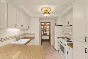 15695 SW 114th Ct, Portland, OR 97224 - Photo 14