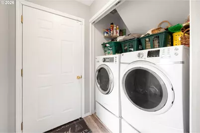 531 NE Meadow Dr, Portland, OR 97211 - Photo 14