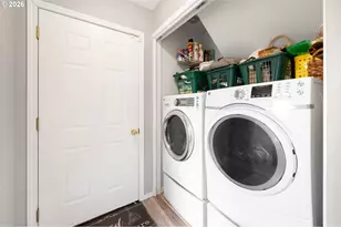 531 NE Meadow Dr, Portland, OR 97211 - Photo 14