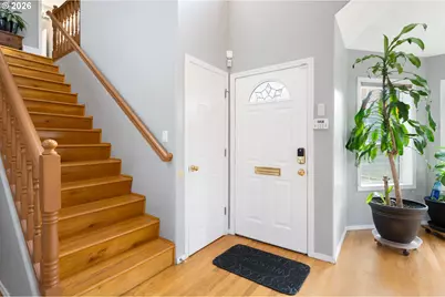 531 NE Meadow Dr, Portland, OR 97211 - Photo 4