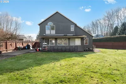 531 NE Meadow Dr, Portland, OR 97211 - Photo 32