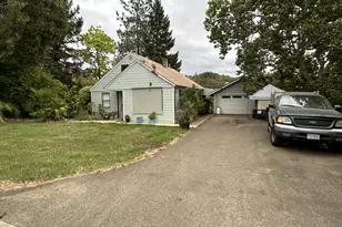 1239 N Myrtle Rd, Myrtle Creek, OR 97457 - Photo 8