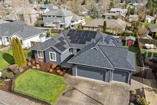 2010 N Nugget Ln, Newberg, OR 97132 - Photo 2