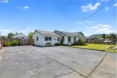 1997 Castle Ave, Roseburg, OR 97471 - Photo 48