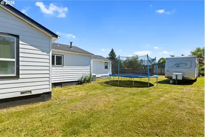 1997 Castle Ave, Roseburg, OR 97471 - Photo 46