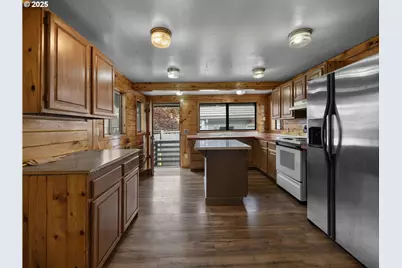 5327 SE Ogden St, Portland, OR 97206 - Photo 8