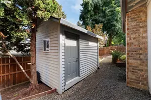 10405 SW Paulina Dr, Tualatin, OR 97062 - Photo 36