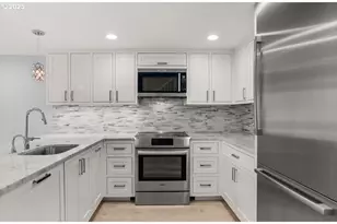 6685 W Burnside St, Portland, OR 97210 - Photo 10