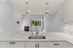 6685 W Burnside St, Portland, OR 97210 - Photo 12