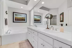 2526 NW Marsden Pl, Portland, OR 97229 - Photo 22