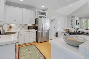 2526 NW Marsden Pl, Portland, OR 97229 - Photo 12