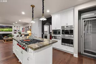 7717 NW Blue Pointe Ln, Portland, OR 97229 - Photo 4