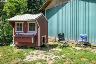 7896 State Hwy 38, Drain, OR 97435 - Photo 18