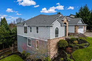 8512 SE Constance Dr, Happy Valley, OR 97086 - Photo 2