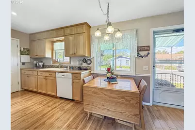 1590 Ash St, Baker City, OR 97814 - Photo 6