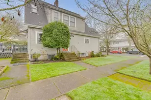 1036 NE Cowls St, McMinnville, OR 97128 - Photo 32