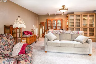 204 Carthage Ave, Eugene, OR 97404 - Photo 10