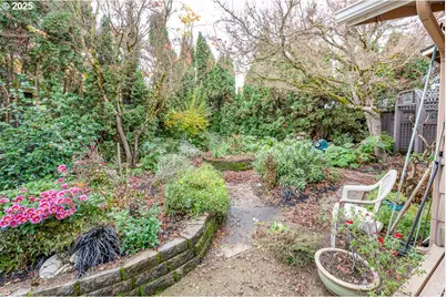 204 Carthage Ave, Eugene, OR 97404 - Photo 30