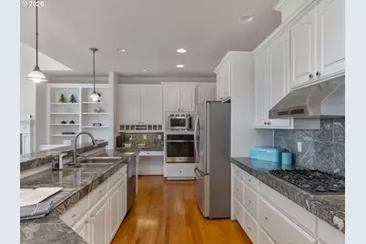 1964 Hall St, West Linn, OR 97068 - Photo 10