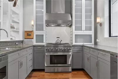 2018 NW 16th Ave, Portland, OR 97209 - Photo 12