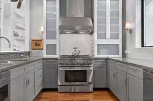 2018 NW 16th Ave, Portland, OR 97209 - Photo 12