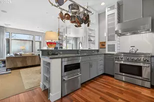 2018 NW 16th Ave, Portland, OR 97209 - Photo 10