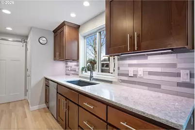 558 NE Joanne Cir, Hillsboro, OR 97124 - Photo 14