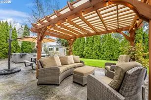 558 NE Joanne Cir, Hillsboro, OR 97124 - Photo 32