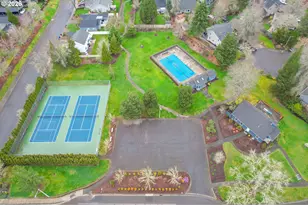 558 NE Joanne Cir, Hillsboro, OR 97124 - Photo 40