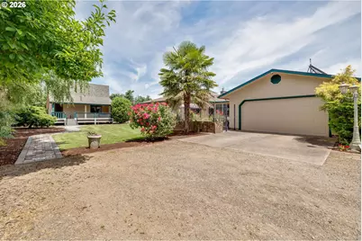 30248 S Barlow Rd, Hubbard, OR 97032 - Photo 1